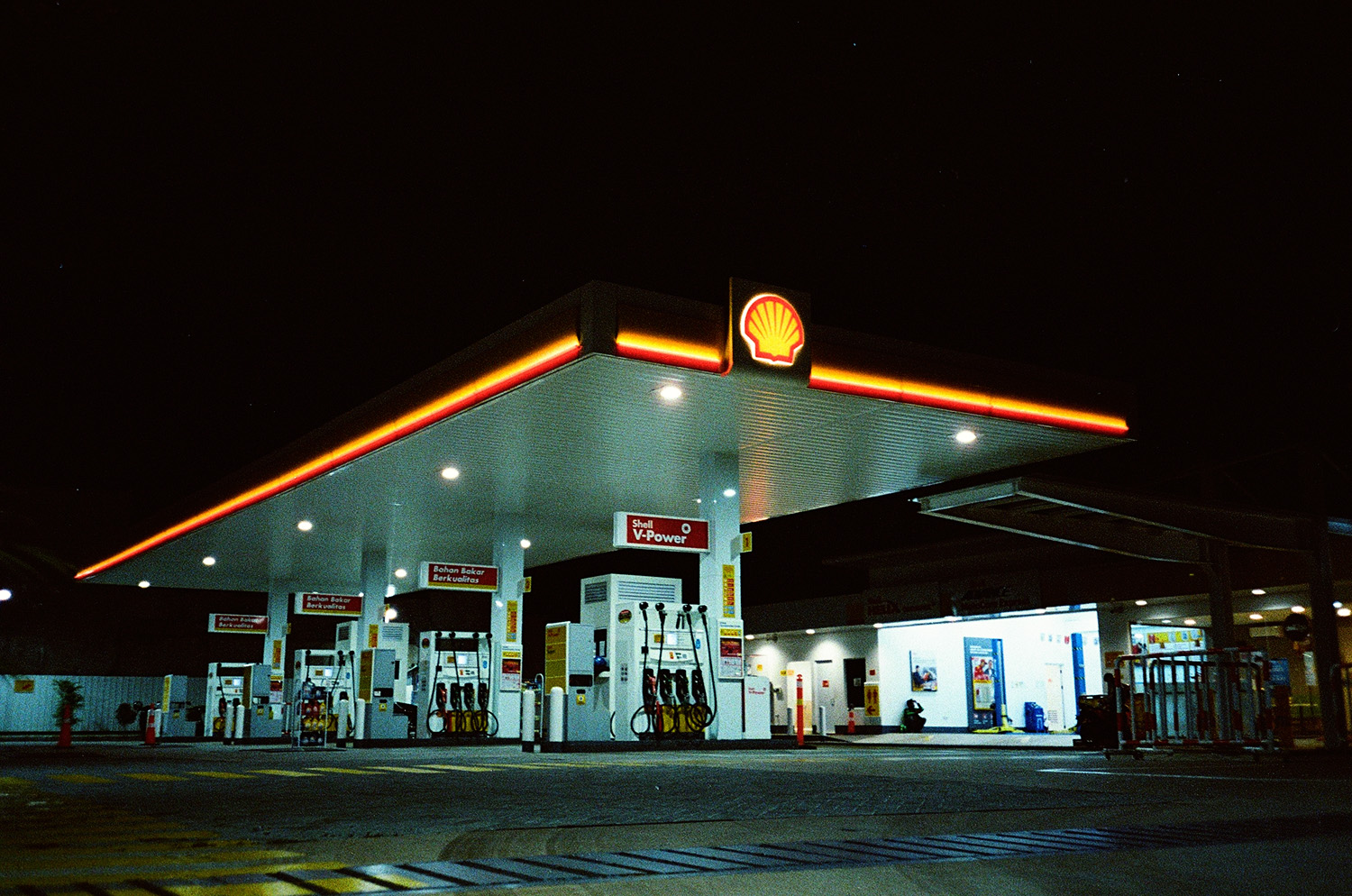 CineStill 800T 复古胶片模拟夜间摄影时尚人像扫街视频调色LUT+LR预设+PS动作